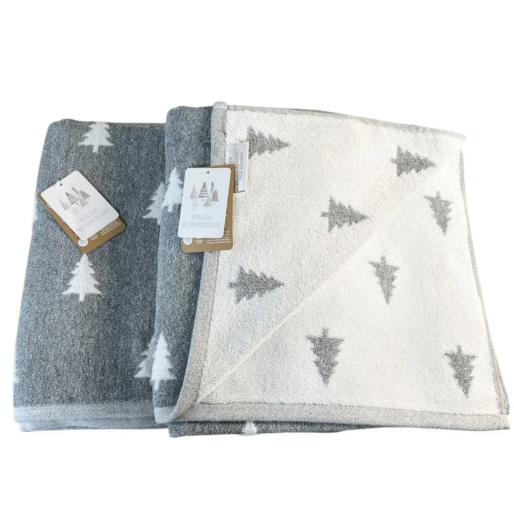 NEW Winter Wonderland CHRISTMAS TREE GRAY & WHITE REVERSIBLE BATH TOWELS Set/2